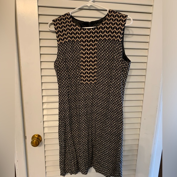 THML Dress in Good Condition - Picture 3 of 4